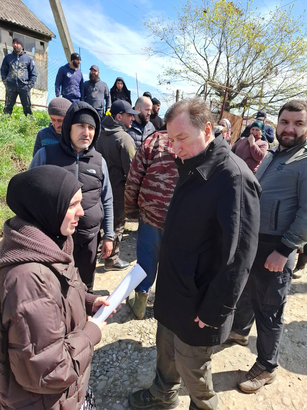 Жители Мамедкалы поблагодарили Председателя Народного Собрания РД Заура Аскендерова за оказанное внимание и поддержку