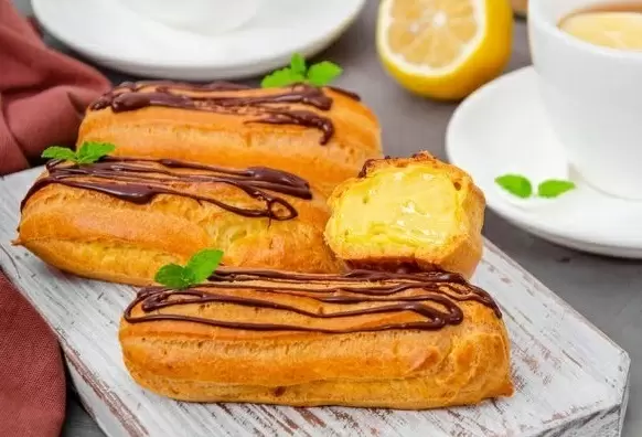 Пока паровые облака клубятся: эклеры с тыквенным кремом — новый осенний хит