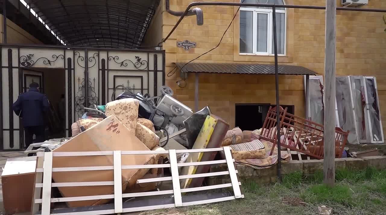 В Дербенте продолжается работа комиссии по обследованию пострадавших в результате сильных ливневых дождей домовладений