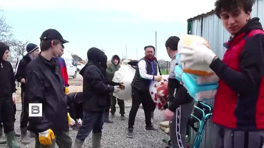 В Дагестане после наводнений местным жителям помогают волонтеры и экстренные службы