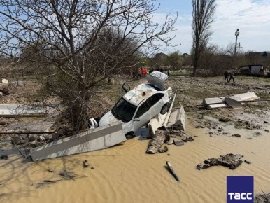 Семьи погибших в результате наводнения в Дагестане получили материальную помощь в размере 1 млн рублей, сообщили в телеграм-канале администрации главы республики