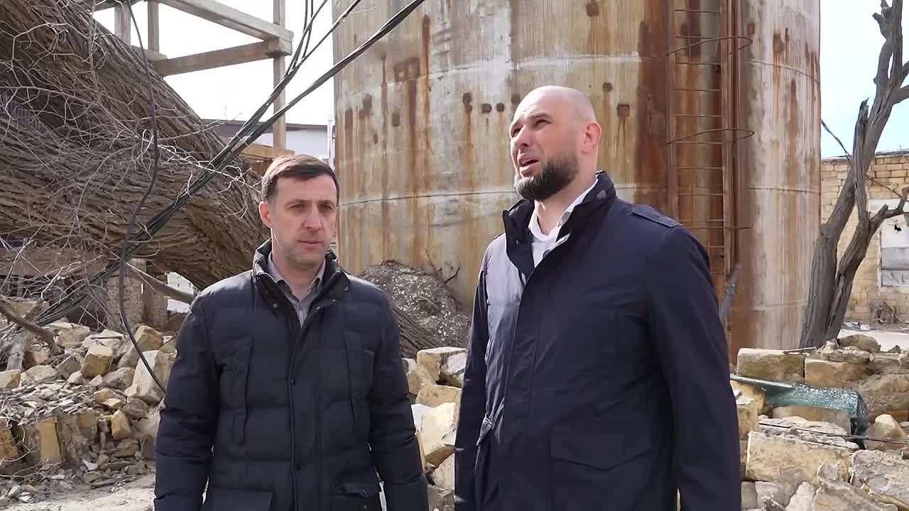 Первый заместитель главы Махачкалы Гаджимурад Муртузалиев проинспектировал ход работ по ликвидации последствий сильного порывистого ветра