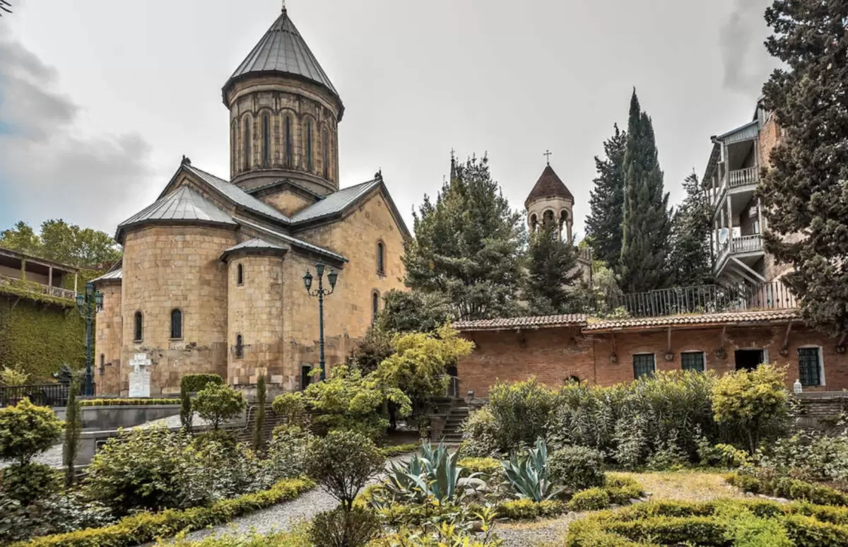 Уникальный грузинский собор, который стоит увидеть