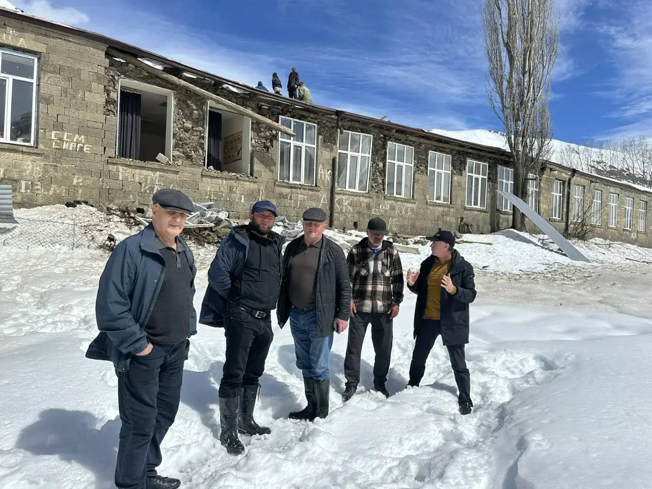 Заместитель Председателя НС РД Камил Давдиев совершил рабочую поездку в Лакский и Кулинский районы, где из-за обильных снегопадов зафиксированы разрушения жилых и социальных объектов в ряде населенных пунктов Заместитель Председателя НС РД Камил Давдиев совершил рабочую поездку в Лакский и Кулинский районы, где из-за обильных снегопадов зафиксированы разрушения жилых и социальных объектов в ряде населенных пунктов