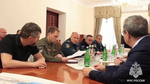 Глава МЧС РФ Александр Куренков прибыл в Дагестан для координации ликвидации последствий паводков и сильнейшего за сто лет наводнения, сообщили в ведомстве