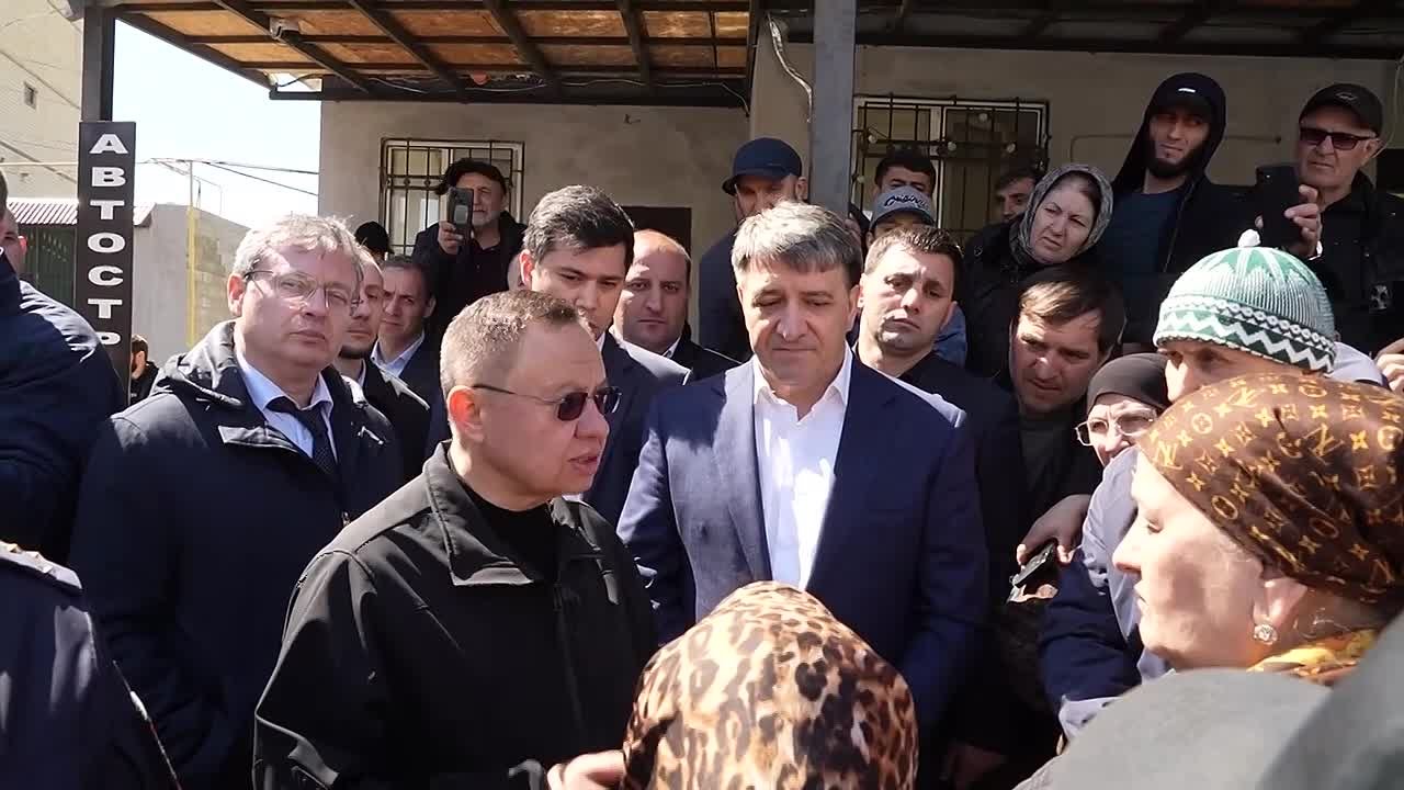 Джамбулат Салавов: Уважаемые махачкалинцы!. Сегодня совместно с министром строительства и жилищно-коммунального хозяйства Российской Федерации Иреком Файзуллиным, первым заместителем Председателя Правительства Дагестана...