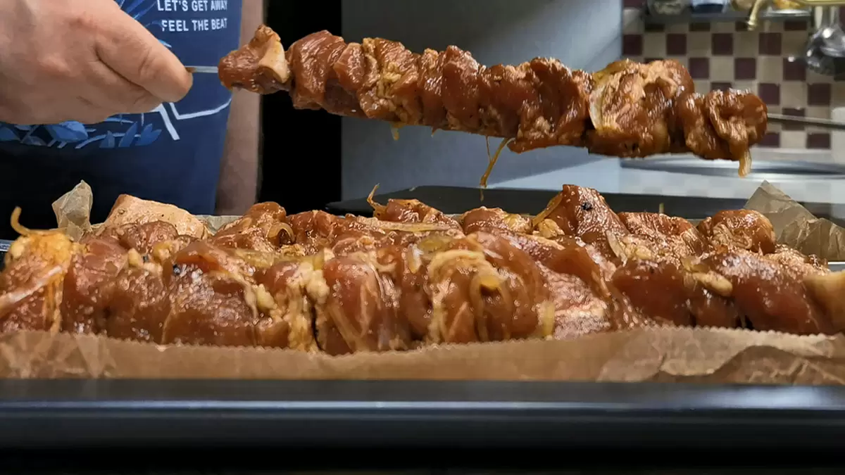 Невероятный шашлык в духовке: как удивить гостей и наслаждаться вкусом