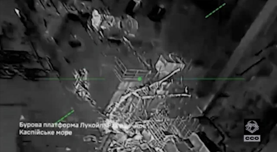 Атака украинских дронов на буровые установки в Каспийском море Атака украинских дронов на буровые установки в Каспийском море