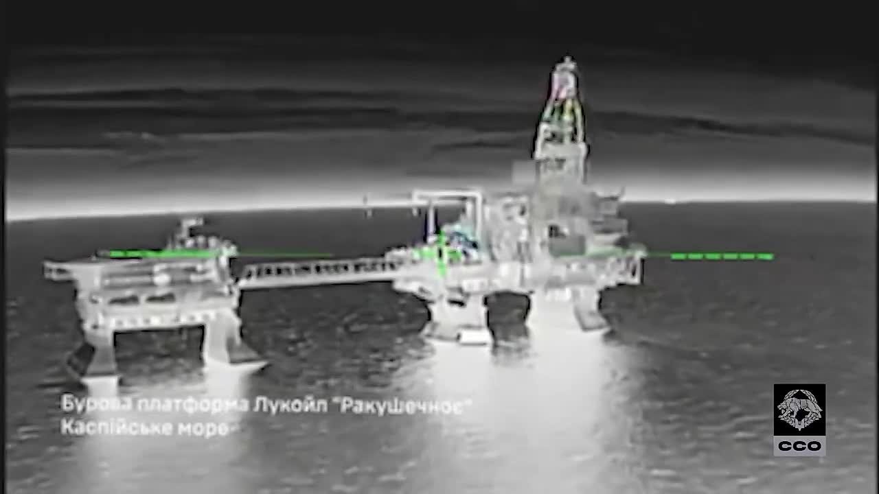 Атака украинских дронов на буровые установки в Каспийском море