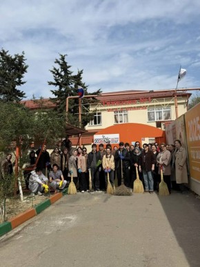 Школа №9,Гимназия №1 и детский сад «Дюймовочка» приводят в порядок прилегающие территории