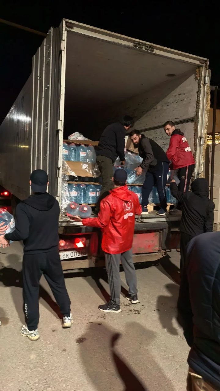 Накануне в поселок Турали прибыл гуманитарный груз от коммунистов Северной Осетии Накануне в поселок Турали прибыл гуманитарный груз от коммунистов Северной Осетии