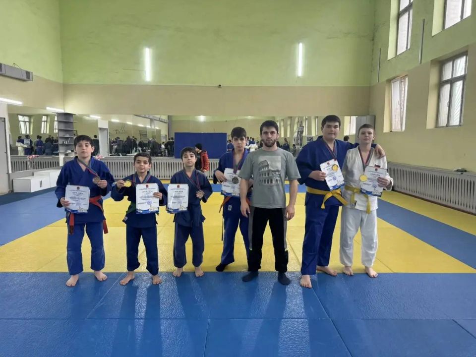 4-5 ������ � �.�������� ���������� ���������� ������ �� ����� ����� ������ 2010-2012 � 2013-2014�.�. �� ����� ����� ��.�.�.����� � ������������� ������� ������� 15 �����������