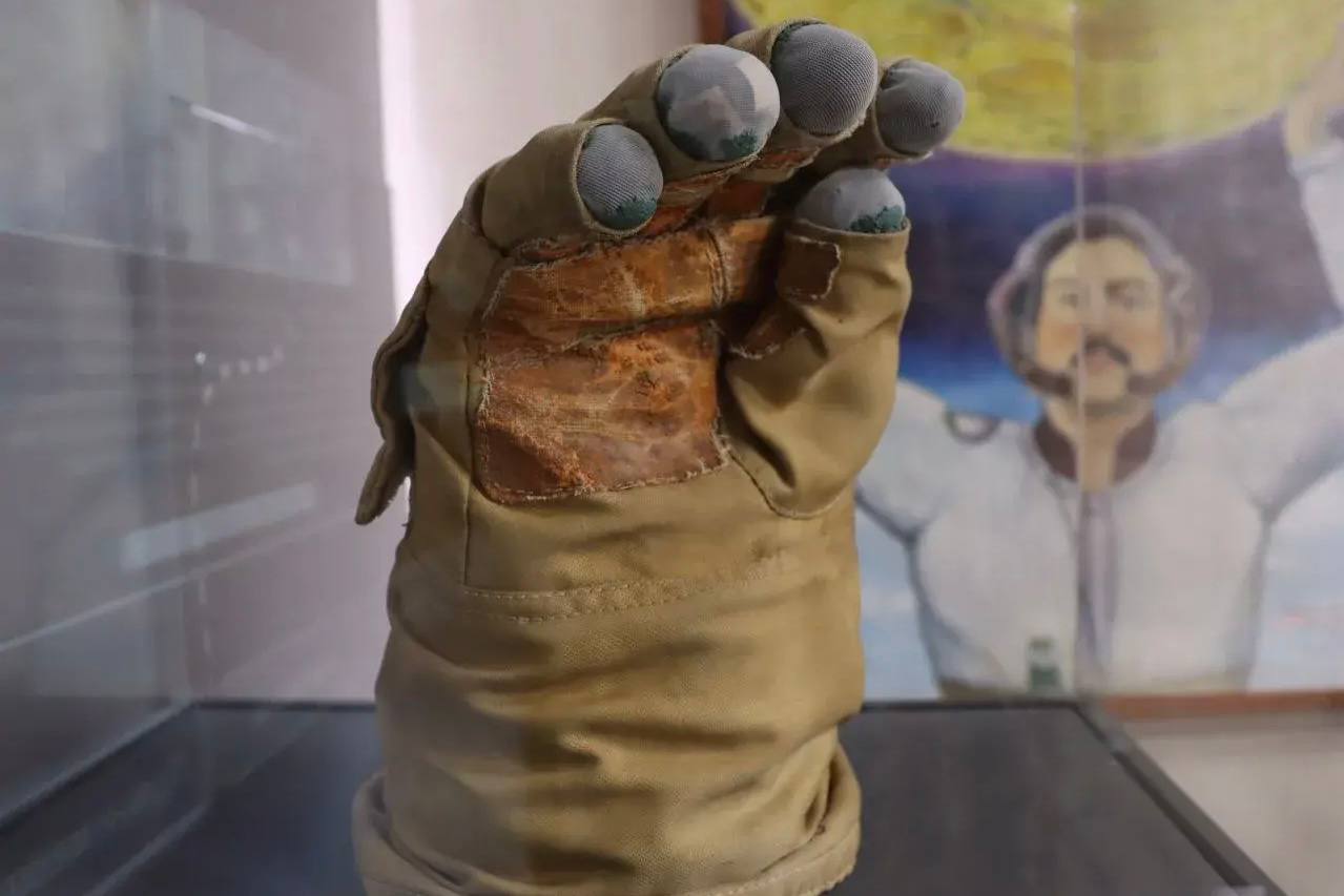 День космонавтики и 75-летие Героя Советского Союза, летчика-космонавта Мусы Манарова отметили в Кумухе День космонавтики и 75-летие Героя Советского Союза, летчика-космонавта Мусы Манарова отметили в Кумухе