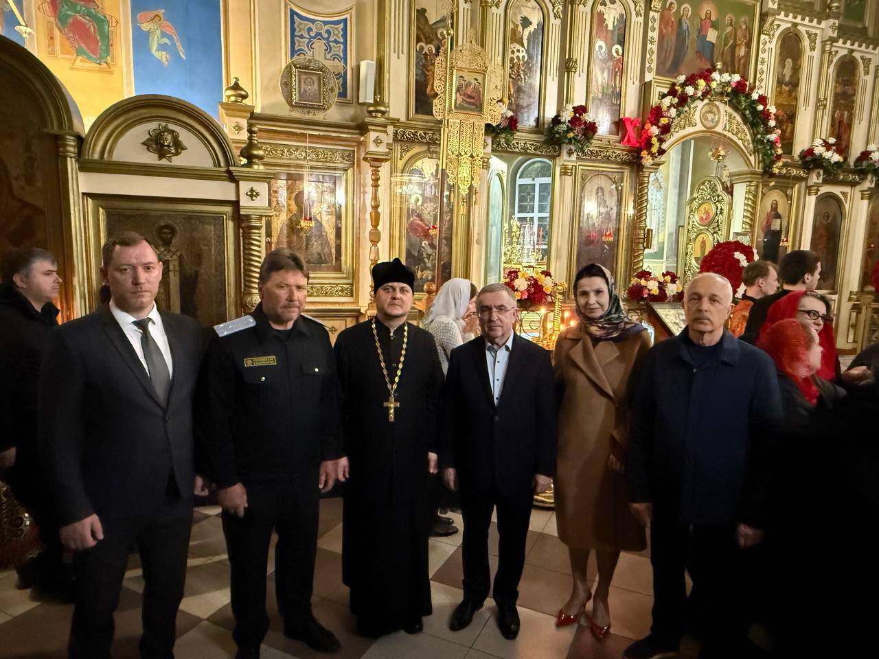 Юрий Левицкий принял участие в праздничном Пасхальном богослужении Юрий Левицкий принял участие в праздничном Пасхальном богослужении