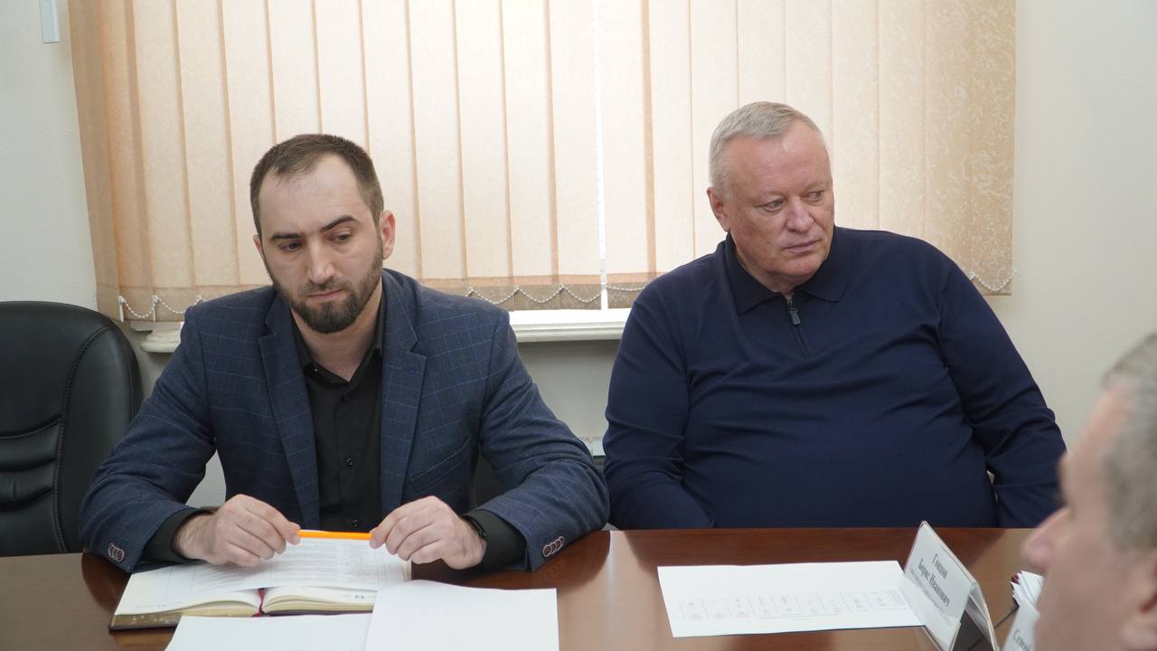 В Каспийске заместитель Генпрокурора РФ провёл личный приём граждан В Каспийске заместитель Генпрокурора РФ провёл личный приём граждан