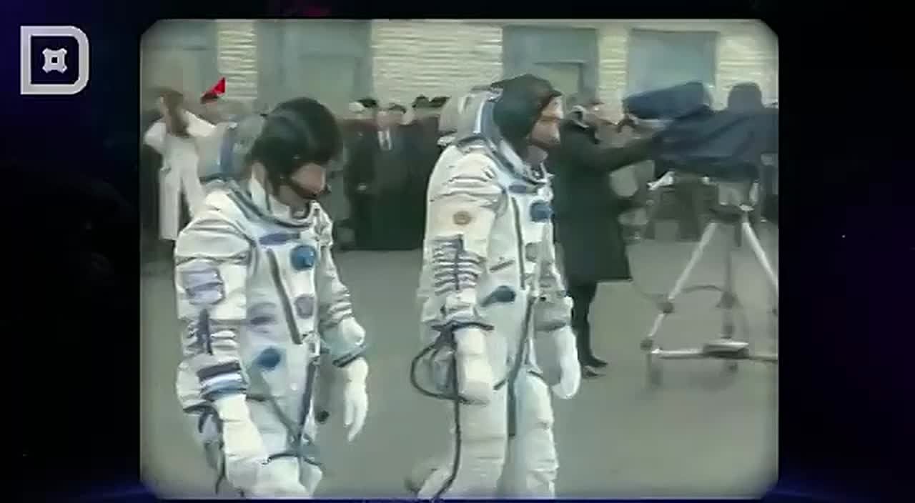 Целый год в космосе. Семь выходов в открытый космос