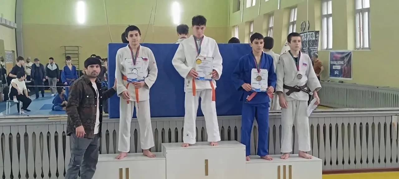 4-5 апреля в г.Каспийск состоялось первенство города по дзюдо среди юношей 2010-2012 и 2013-2014г.р. От нашей СДЮСШ им.В.С.Юмина в соревнованиях приняли участие 15 спортсменов 4-5 апреля в г.Каспийск состоялось первенство города по дзюдо среди юношей 2010-2012 и 2013-2014г.р. От нашей СДЮСШ им.В.С.Юмина в соревнованиях приняли участие 15 спортсменов