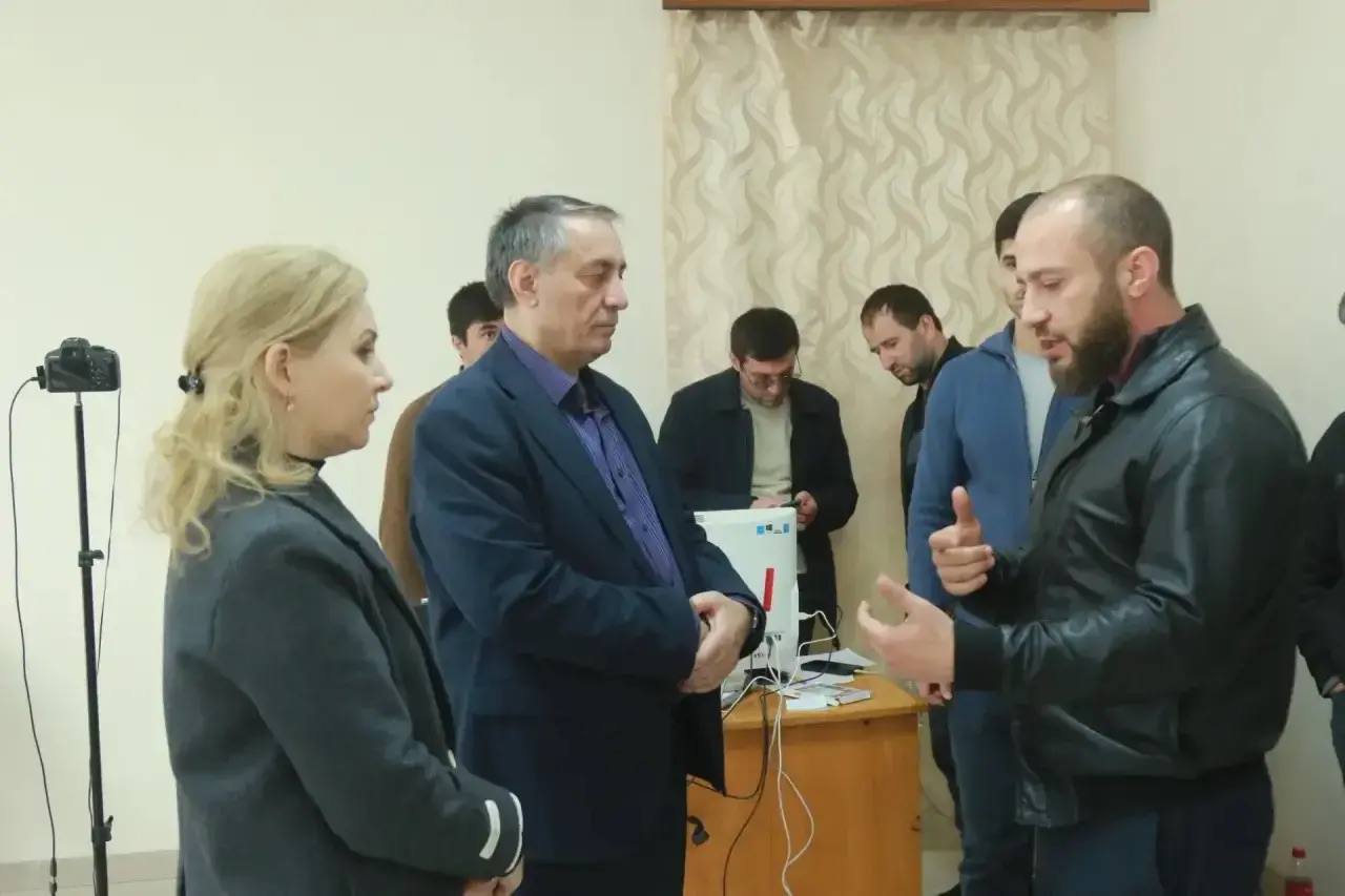 Абдурахман Махмудов проинспектировал ход ликвидации последствий паводка в Дербентском районе Абдурахман Махмудов проинспектировал ход ликвидации последствий паводка в Дербентском районе