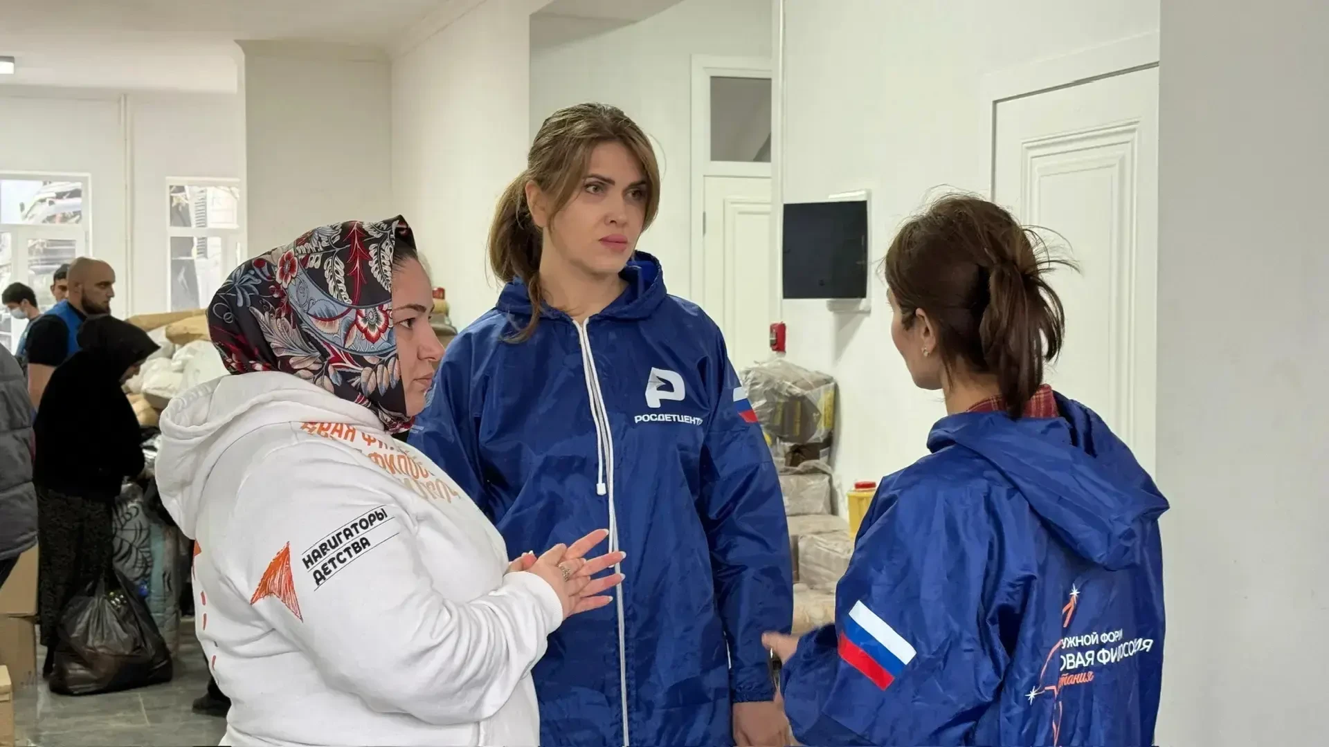 Команда Регионального ресурсного центра всероссийского проекта «Навигаторы детства» выехала в поселок Мамедкала, чтобы помочь местным жителям, пострадавшим от стихии