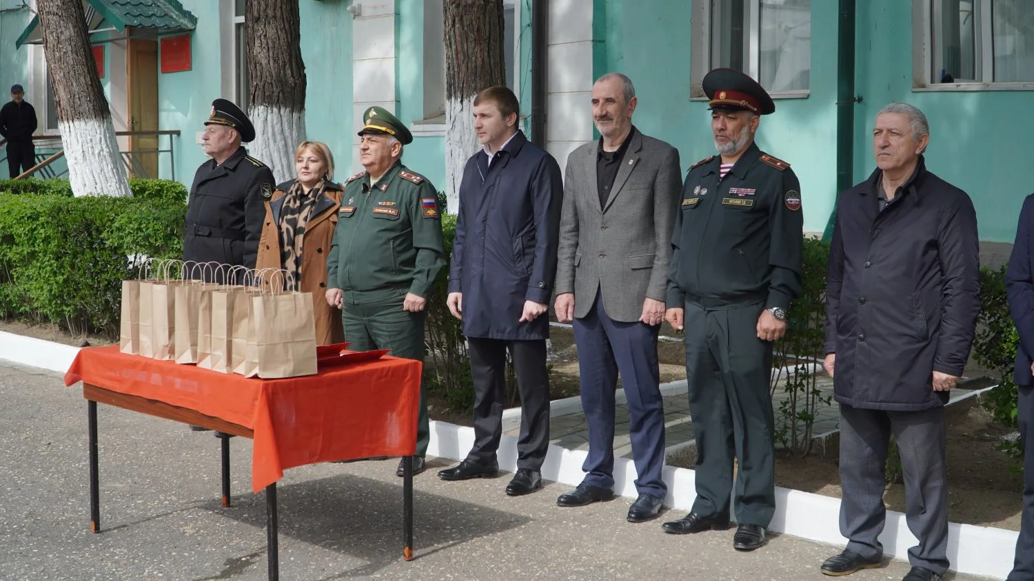 Славный путь начинается здесь! В Каспийске состоялись торжественные проводы новобранцев!