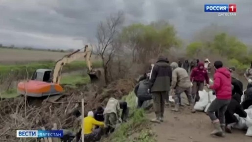 Депутат Госдумы от «Единой России» Сайгидпаша Умаханов продолжает оказывать помощь жителям пострадавших от паводка районов Дагестана