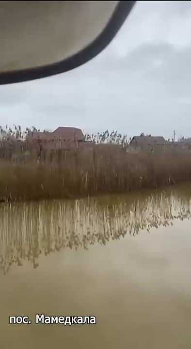 Спецтехника и коммунальные службы Дербента оказывают помощь Мамедкале и Дагестанским Огням