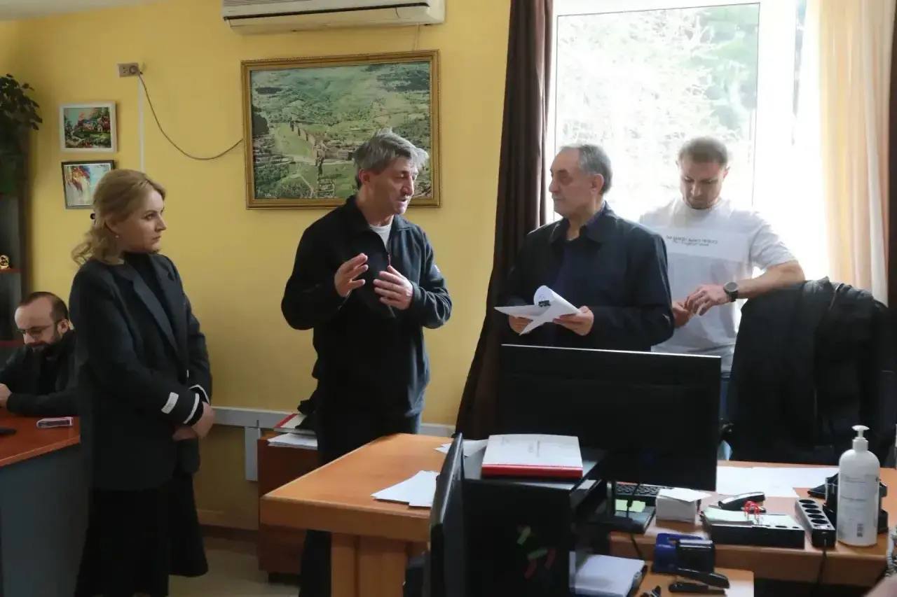 Абдурахман Махмудов проинспектировал ход ликвидации последствий паводка в Дербентском районе Абдурахман Махмудов проинспектировал ход ликвидации последствий паводка в Дербентском районе