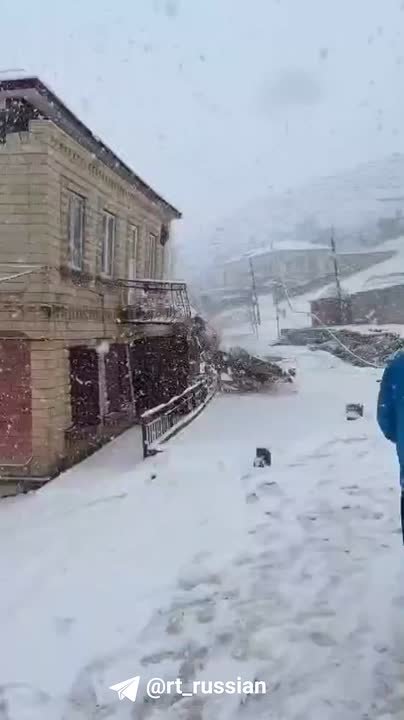 Двухэтажный дом обрушился из-за оползня в дагестанском селе Уркарах