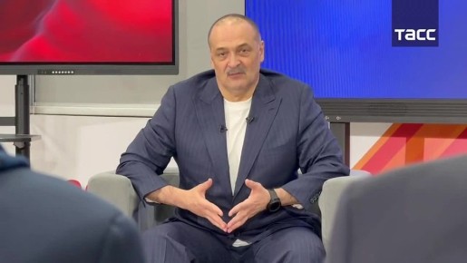 Глава Дагестана Сергей Меликов заявил, что его судьба зависит от решения президента России Владимира Путина и он считает себя солдатом верховного главнокомандующего