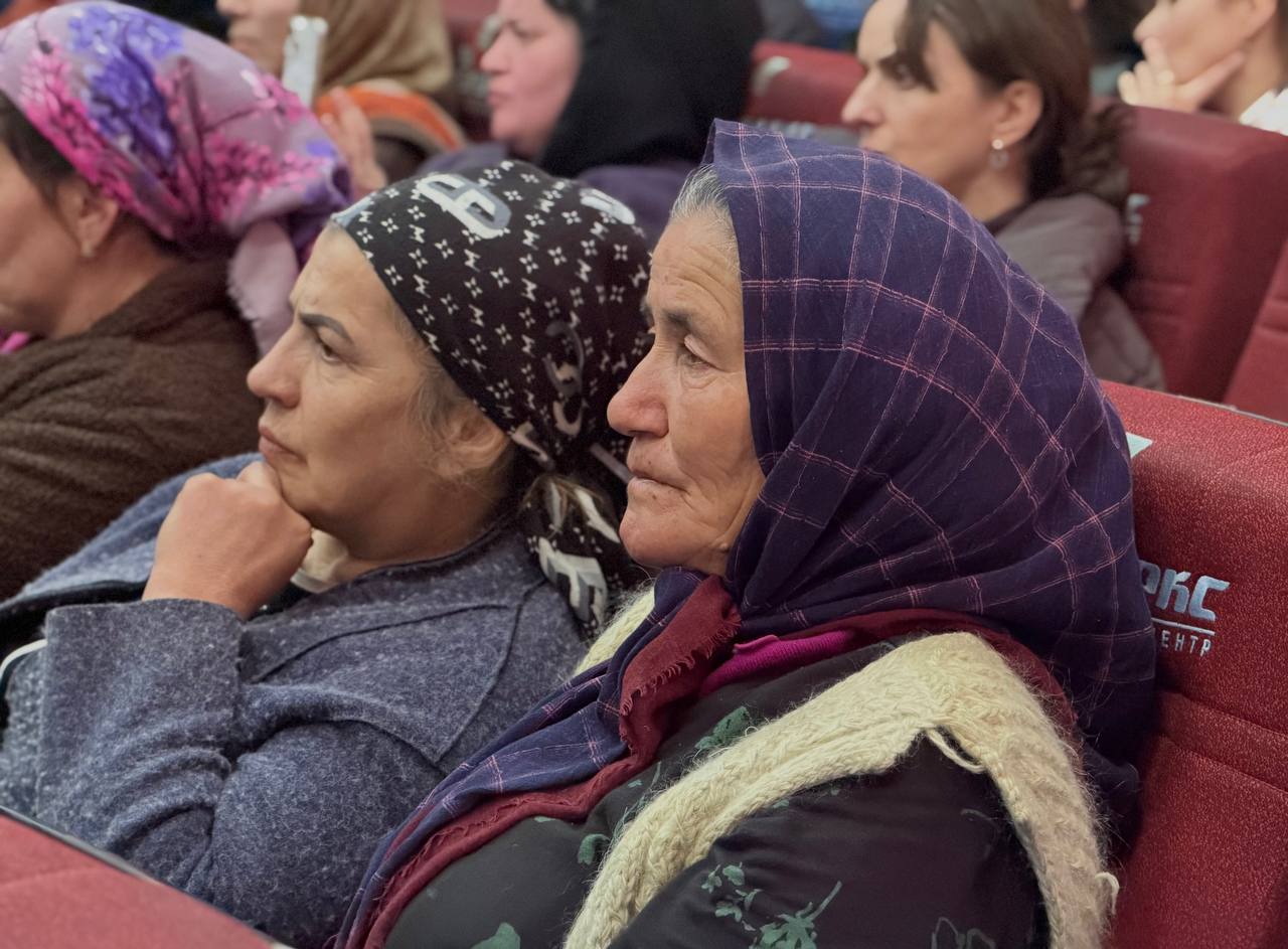 Первый замминистра строительства Дагестана встретился с жителями села Уркарах Первый замминистра строительства Дагестана встретился с жителями села Уркарах