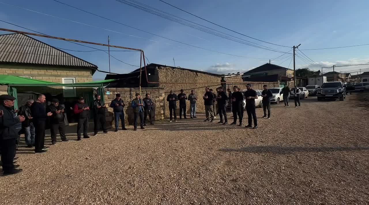 Депутат Хамзаев будет ходатайствовать о награждении погибшего волонтера Артема Михрабова