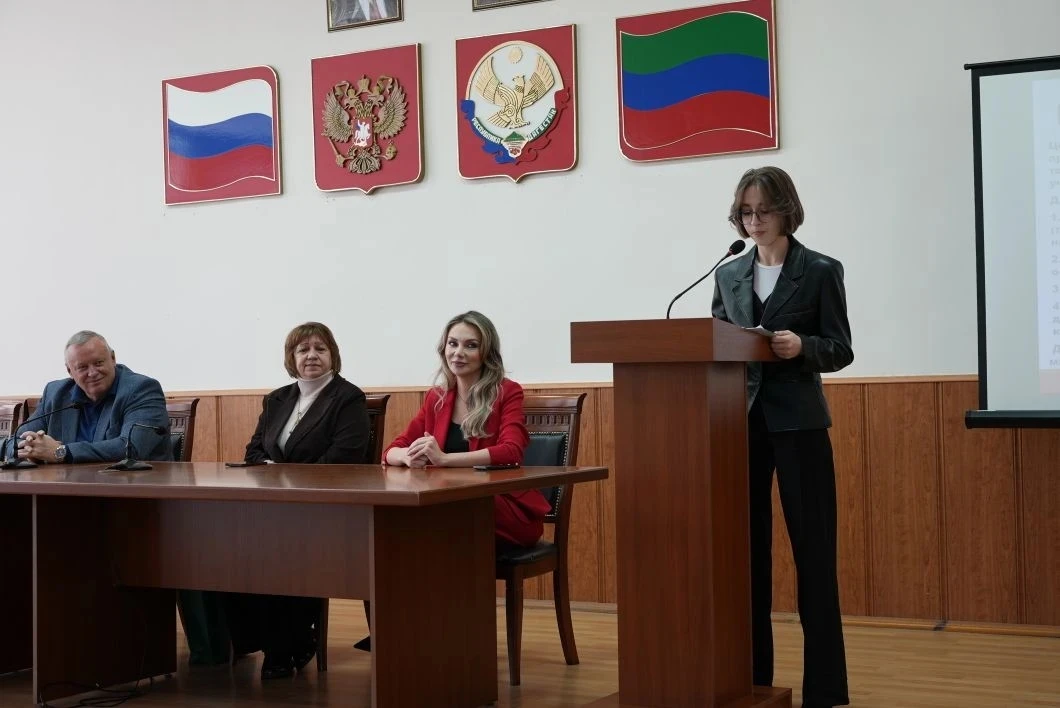 В Каспийске состоялось чествование победителей Всероссийского форума научной молодёжи «Шаг в будущее» В Каспийске состоялось чествование победителей Всероссийского форума научной молодёжи «Шаг в будущее»