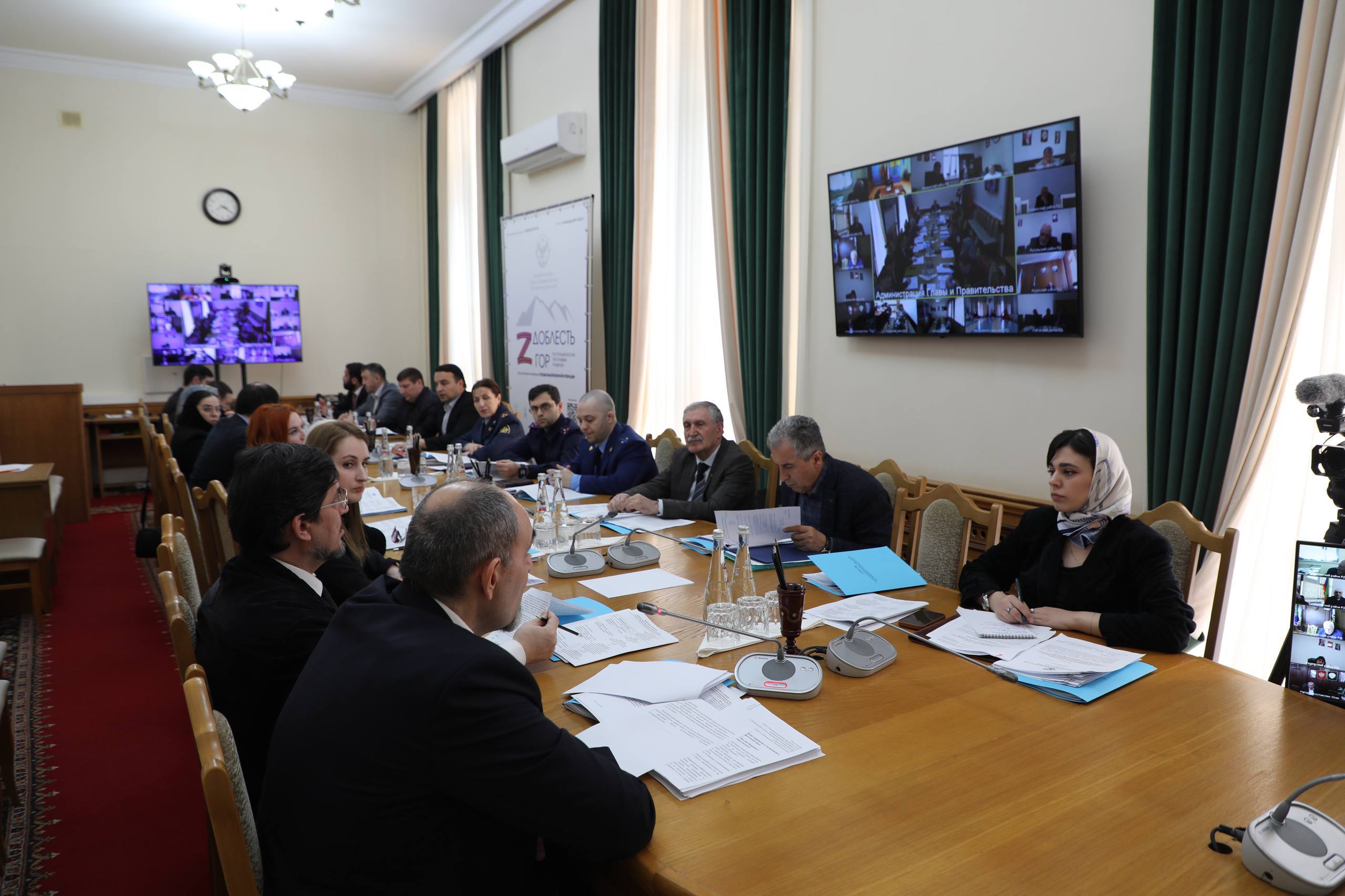 В Дагестане усилят меры по антитеррористической защите образовательных учреждений В Дагестане усилят меры по антитеррористической защите образовательных учреждений