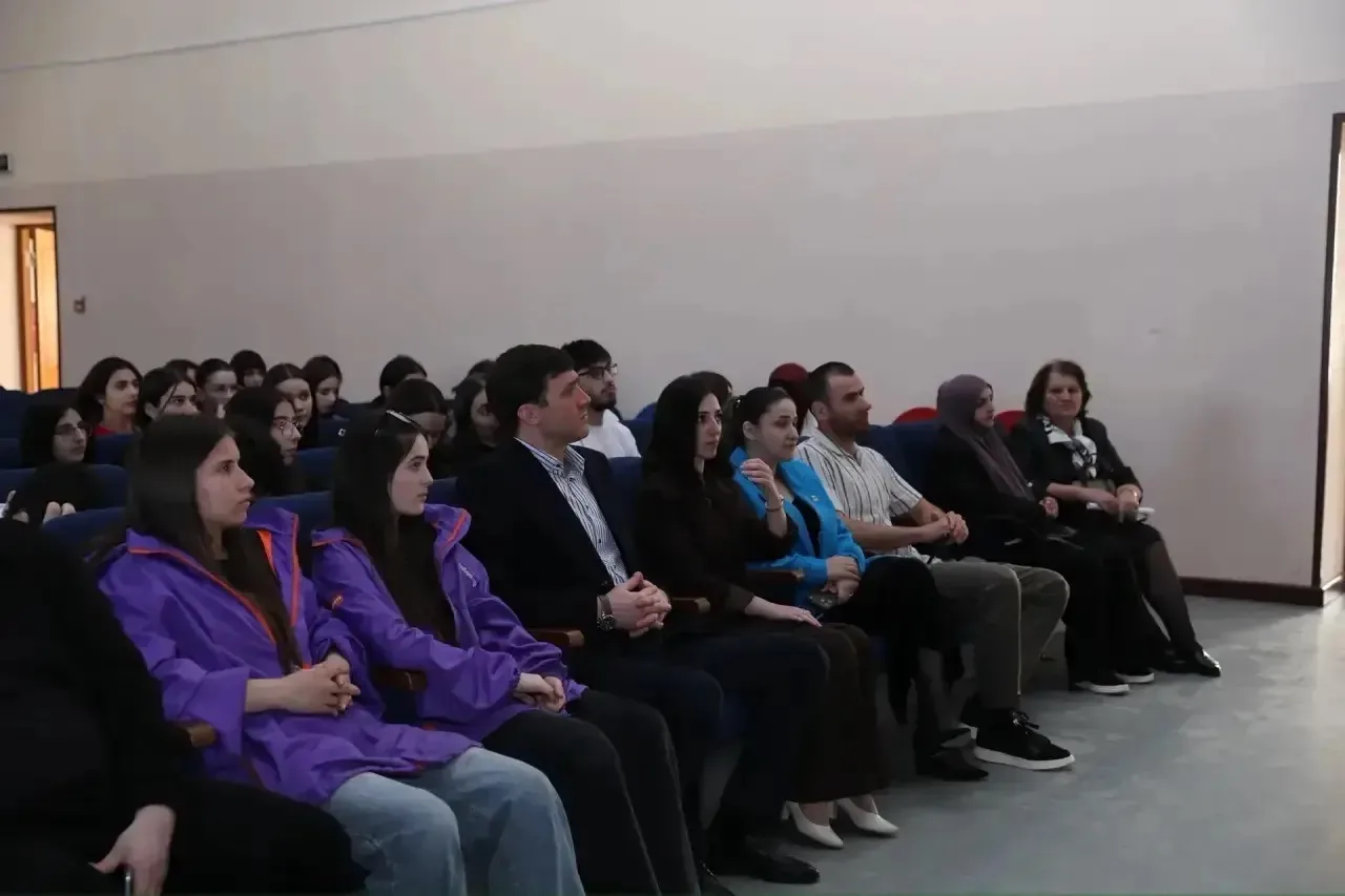 Сегодня в АНО «Дагестанский профессиональный педагогический колледж» завершился очный этап обучения волонтеров и общественных наблюдателей, задействованных в реализации федерального проекта «Формирование комфортной городской... Сегодня в АНО «Дагестанский профессиональный педагогический колледж» завершился очный этап обучения волонтеров и общественных наблюдателей, задействованных в реализации федерального проекта «Формирование комфортной городской...