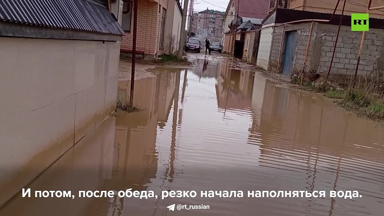 Мать-одиночка, воспитывающая ребёнка с инвалидностью, восстанавливает жильё после двух наводнений в Махачкале