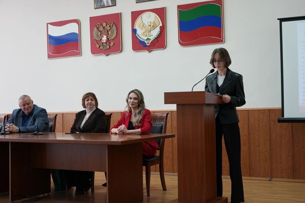 В Каспийске состоялось чествование победителей Всероссийского форума научной молодёжи «Шаг в будущее» В Каспийске состоялось чествование победителей Всероссийского форума научной молодёжи «Шаг в будущее»