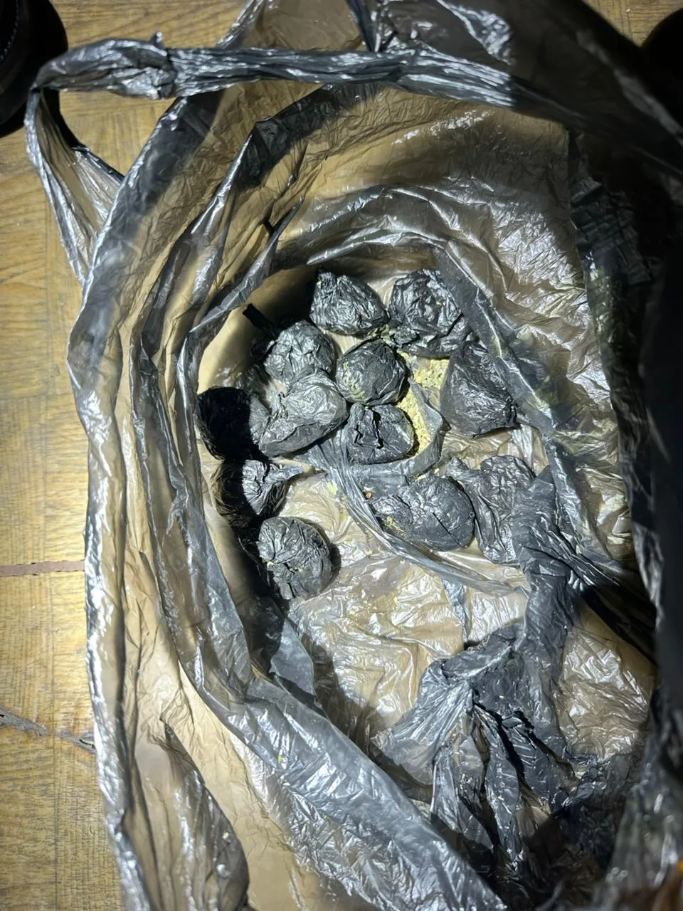 Сотрудники Махачкалинского линейного управления МВД России на транспорте в ходе проведения оперативно-профилактического мероприятия «Чистое поколение - 2026» задержали 56-летнего местного жителя, подозреваемого в... Сотрудники Махачкалинского линейного управления МВД России на транспорте в ходе проведения оперативно-профилактического мероприятия «Чистое поколение - 2026» задержали 56-летнего местного жителя, подозреваемого в...