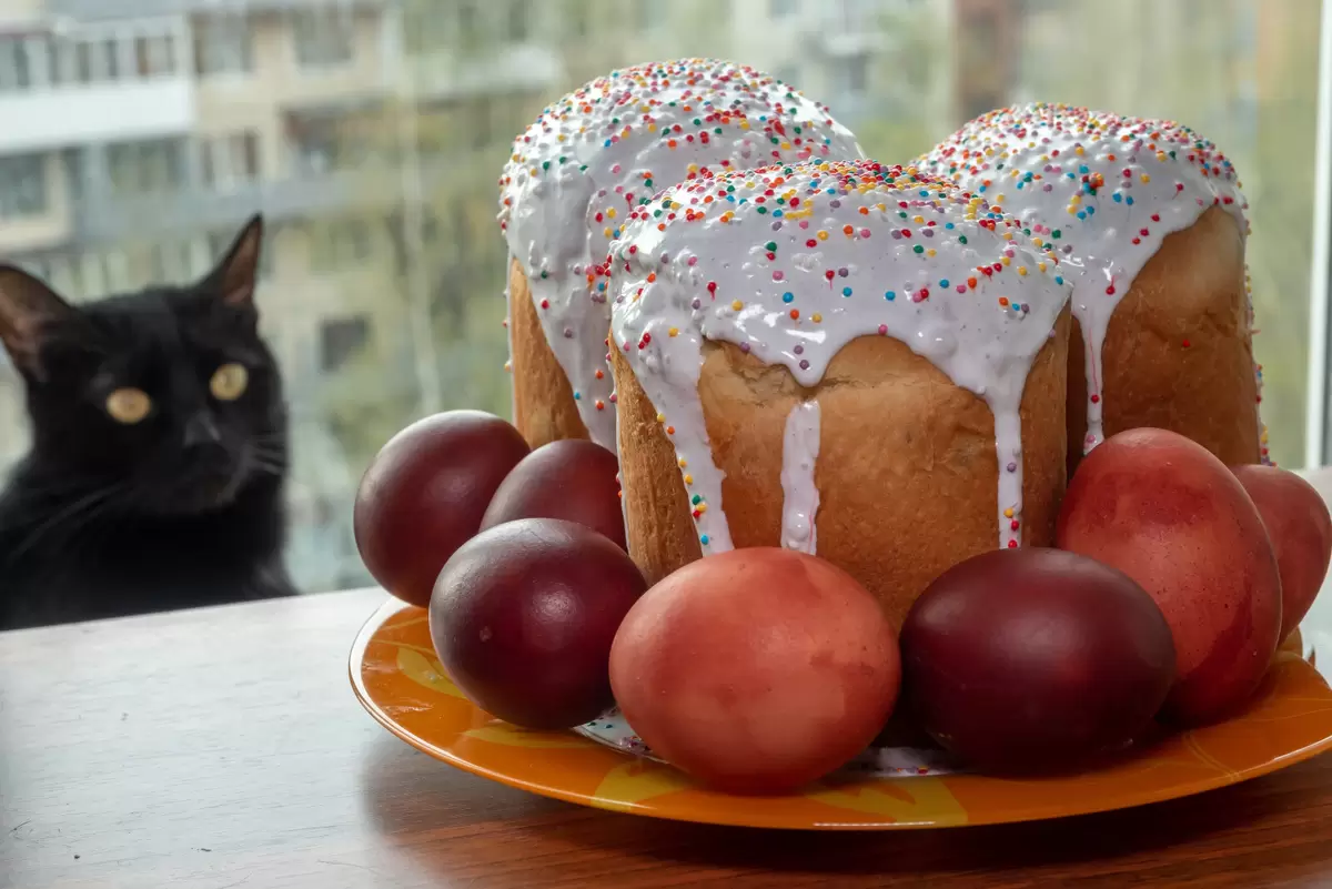 Как приготовить бюджетный кулич к Пасхе: простой рецепт от опытного повара