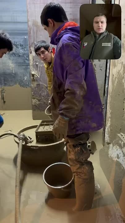 Держим слово! Часть 1. Вместе в активистами Единой России и штаба #МыВместе держим данное на встрече с жителям домов по улице Художников и Надежды в Махачкале слово и помогаем навести порядок в их домах