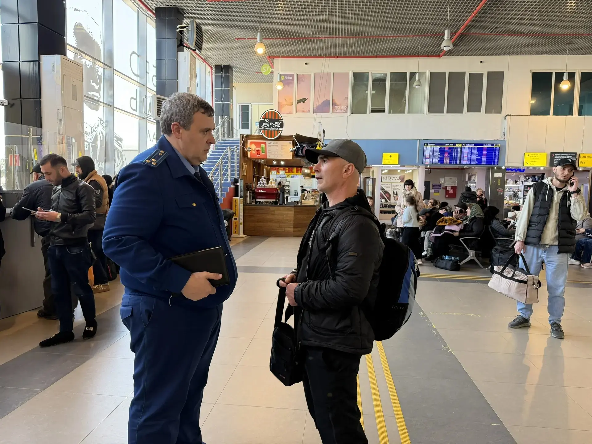 Южная транспортная прокуратура контролирует ситуацию с задержками рейсов в Республике Дагестан