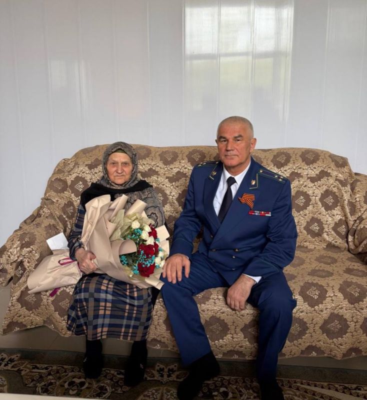 В преддверии Дня Великой Победы заместитель прокурора РД Камил Гусейнов В преддверии Дня Великой Победы заместитель прокурора РД Камил Гусейнов