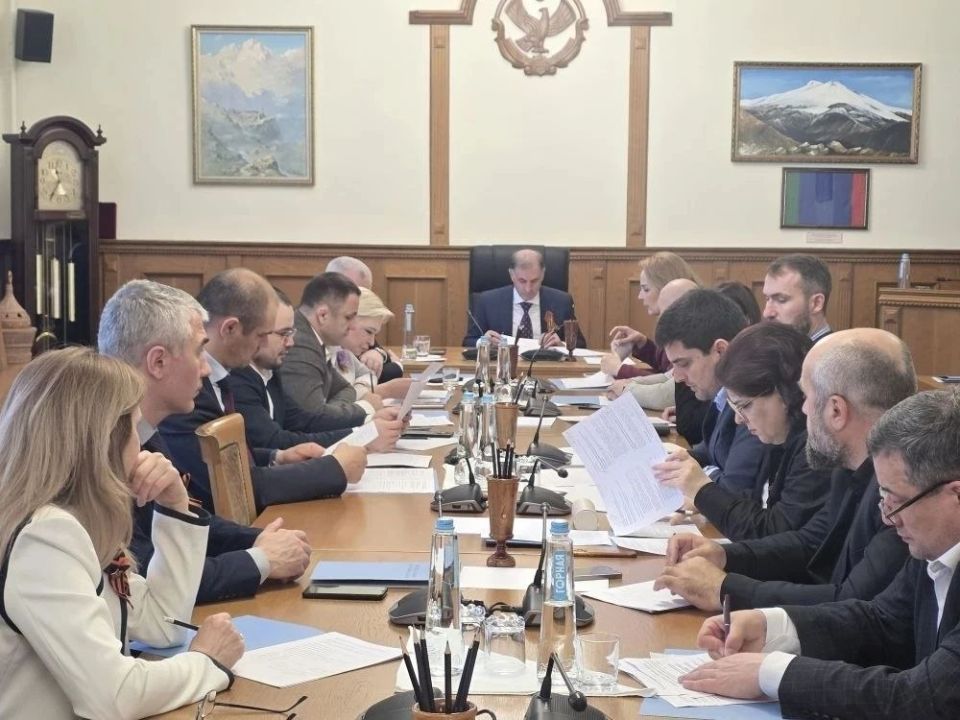 Под руководством вице-спикера парламента Дагестана Камила Давдиева прошло совещание по подготовке конференции «Спорт объединяет: от личных рекордов к общим победам» Под руководством вице-спикера парламента Дагестана Камила Давдиева прошло совещание по подготовке конференции «Спорт объединяет: от личных рекордов к общим победам»