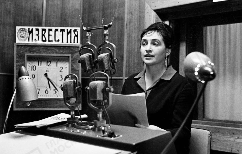 Председатель Народного Собрания РД Заур Аскендеров поздравил работников и ветеранов радиовещания и отраслей связи с профессиональным праздником – с Днем радио Председатель Народного Собрания РД Заур Аскендеров поздравил работников и ветеранов радиовещания и отраслей связи с профессиональным праздником – с Днем радио
