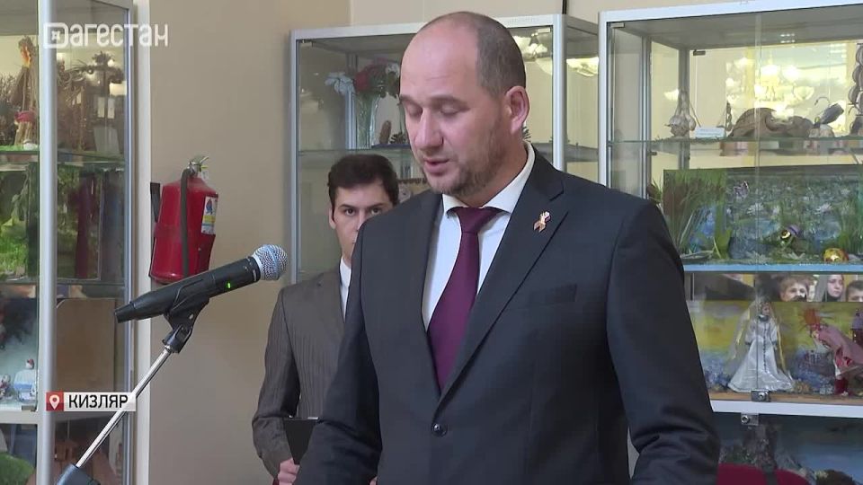 В преддверии Дня Победы в Кизляре впервые прошел республиканский детский турнир по быстрым шахматам «Казачок», посвященный Году единства народов России