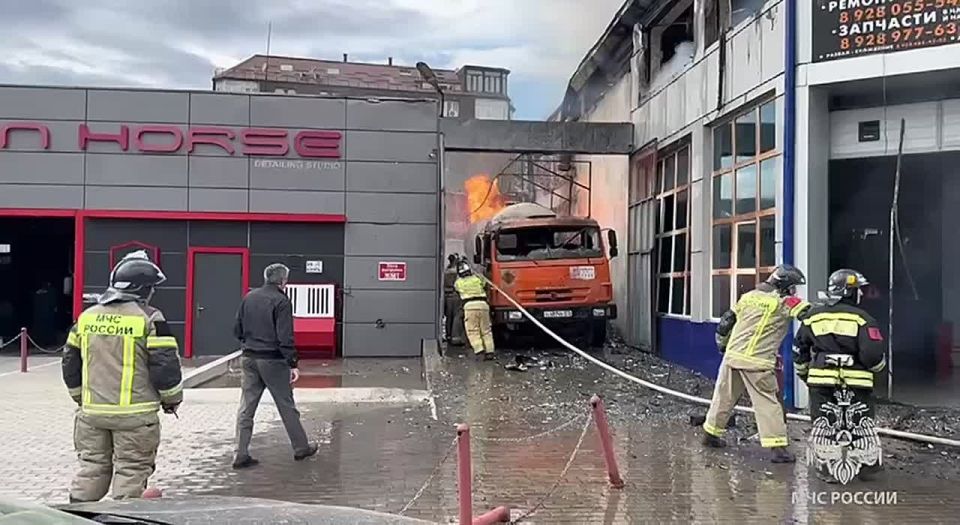 Пожар на АЗС в Каспийске ликвидировали