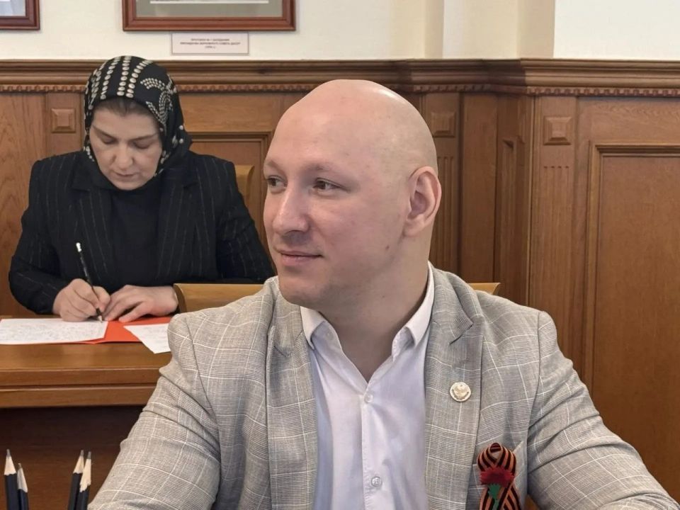 Под руководством вице-спикера парламента Дагестана Камила Давдиева прошло совещание по подготовке конференции «Спорт объединяет: от личных рекордов к общим победам» Под руководством вице-спикера парламента Дагестана Камила Давдиева прошло совещание по подготовке конференции «Спорт объединяет: от личных рекордов к общим победам»