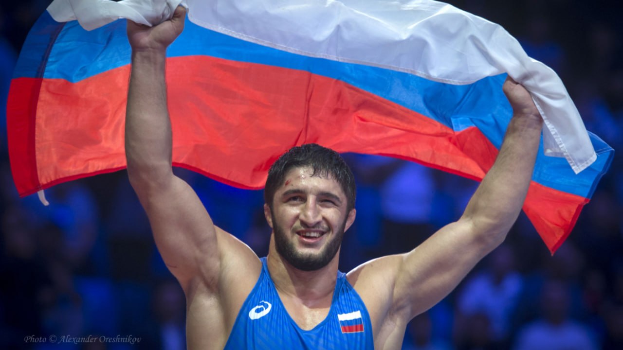 Возвращаемся на международную арену с флагом и гимном по всем возрастам!