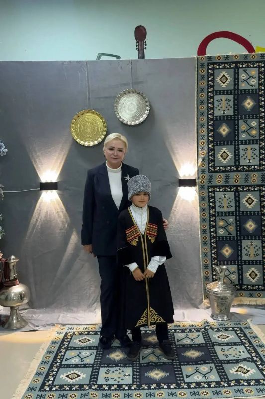 Председатель Комитета Народного Собрания Республики Дагестан Елена Павлюченко приняла участие в I Международном литературном фестивале «Истоки», посвященном дню рождения выдающегося поэта Дагестана Сулеймана Стальского Председатель Комитета Народного Собрания Республики Дагестан Елена Павлюченко приняла участие в I Международном литературном фестивале «Истоки», посвященном дню рождения выдающегося поэта Дагестана Сулеймана Стальского