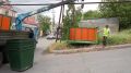Коммунальные службы Махачкалы сегодня установили новую контейнерную площадку на улице Громова