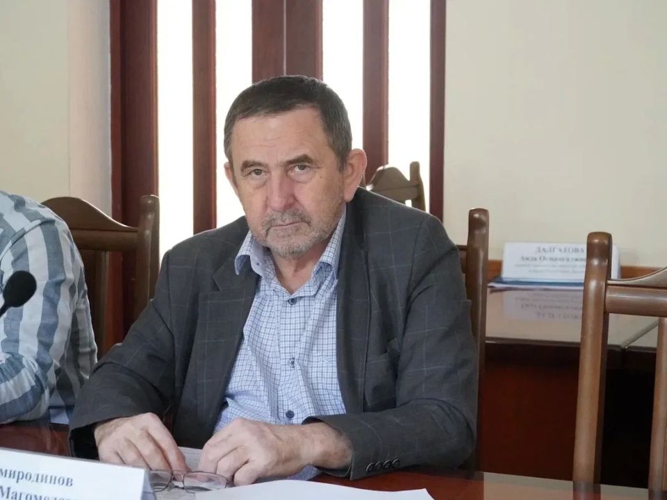 В Минобрнауки РД состоялось заседание комиссии по согласованию руководителей муниципальных управлений образования В Минобрнауки РД состоялось заседание комиссии по согласованию руководителей муниципальных управлений образования